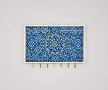 Load image into Gallery viewer, SAMEEN- White Resin Art Key Holder
