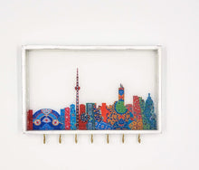 Load image into Gallery viewer, TORONTO Skyline -White Resin Art Key Holder
